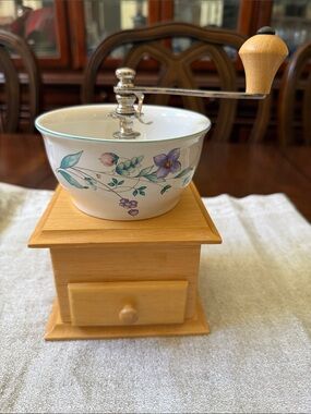 April Pfaltzgraff Porcelain pottery stoneware Bowl Floral Manual Coffee Grinder